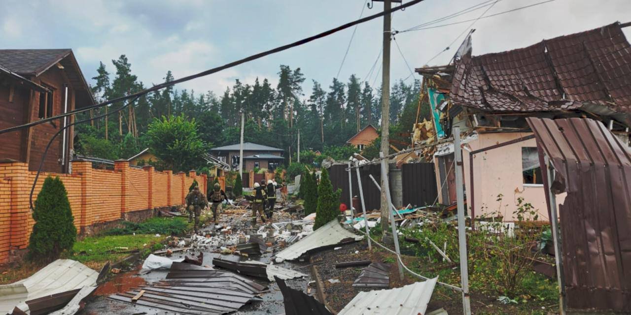 10 человек погибли при атаке на выставку вооружений в Киевской области, 100 ранены