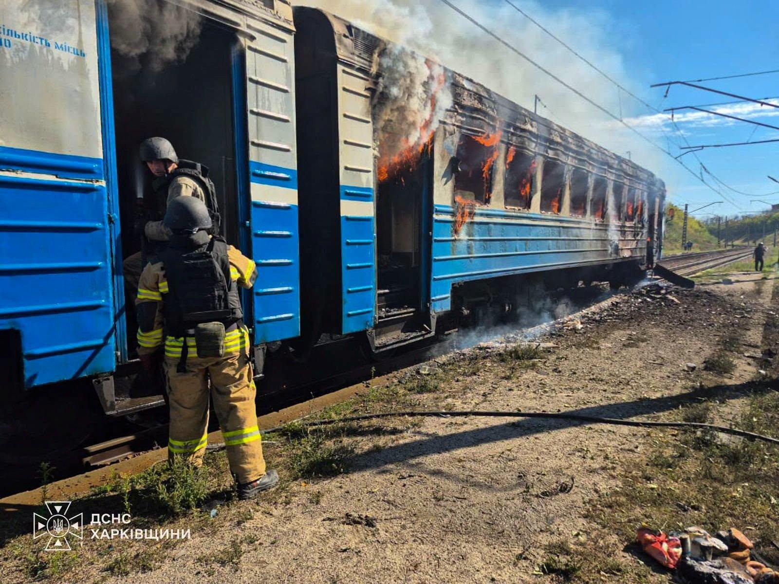 Последствия атаки российского дрона на поезд в Харьковской области