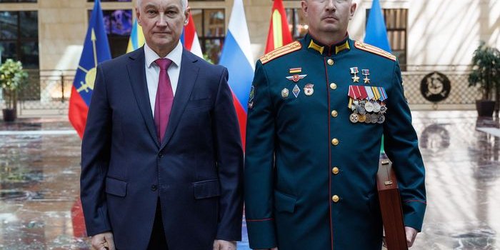 Медаль «Героя России» вручили командиру 5-й донецкой бригады. Он известен «обнулениями»
