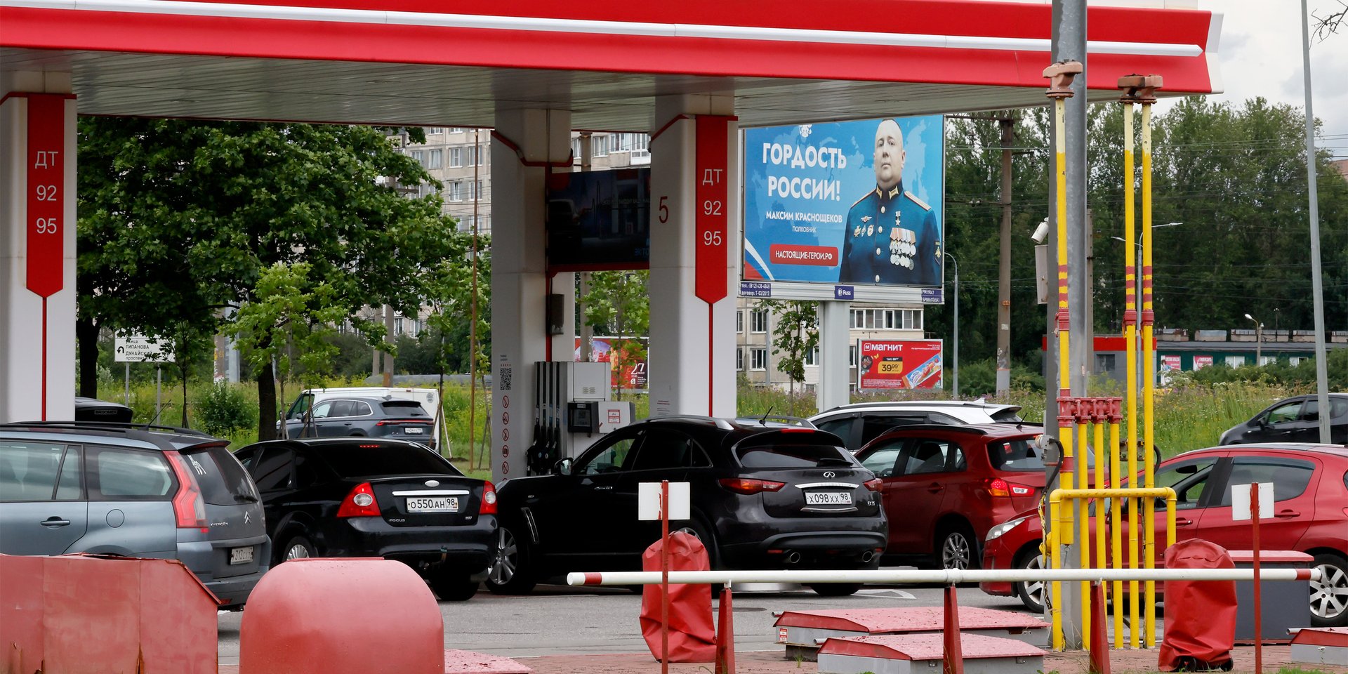 Что творится в очередях на заправки