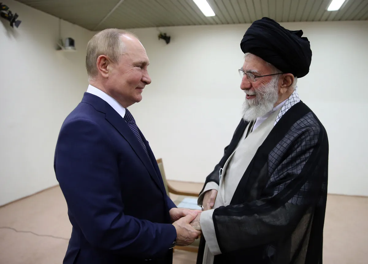 Два фундаменталиста: президент Путин и аятолла Хаменеи, Тегеран, 2022 год