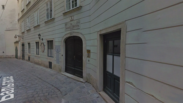 Apartment in Ballgasse, 8. Belongs to Andrey Akimov’s ex-wife — Elena Milovskaya
