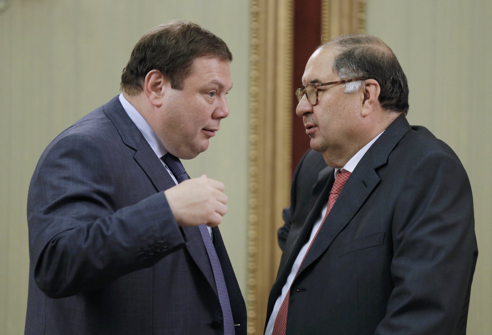 Михаил Фридман (слева) и Алишер Усманов в 2013 году