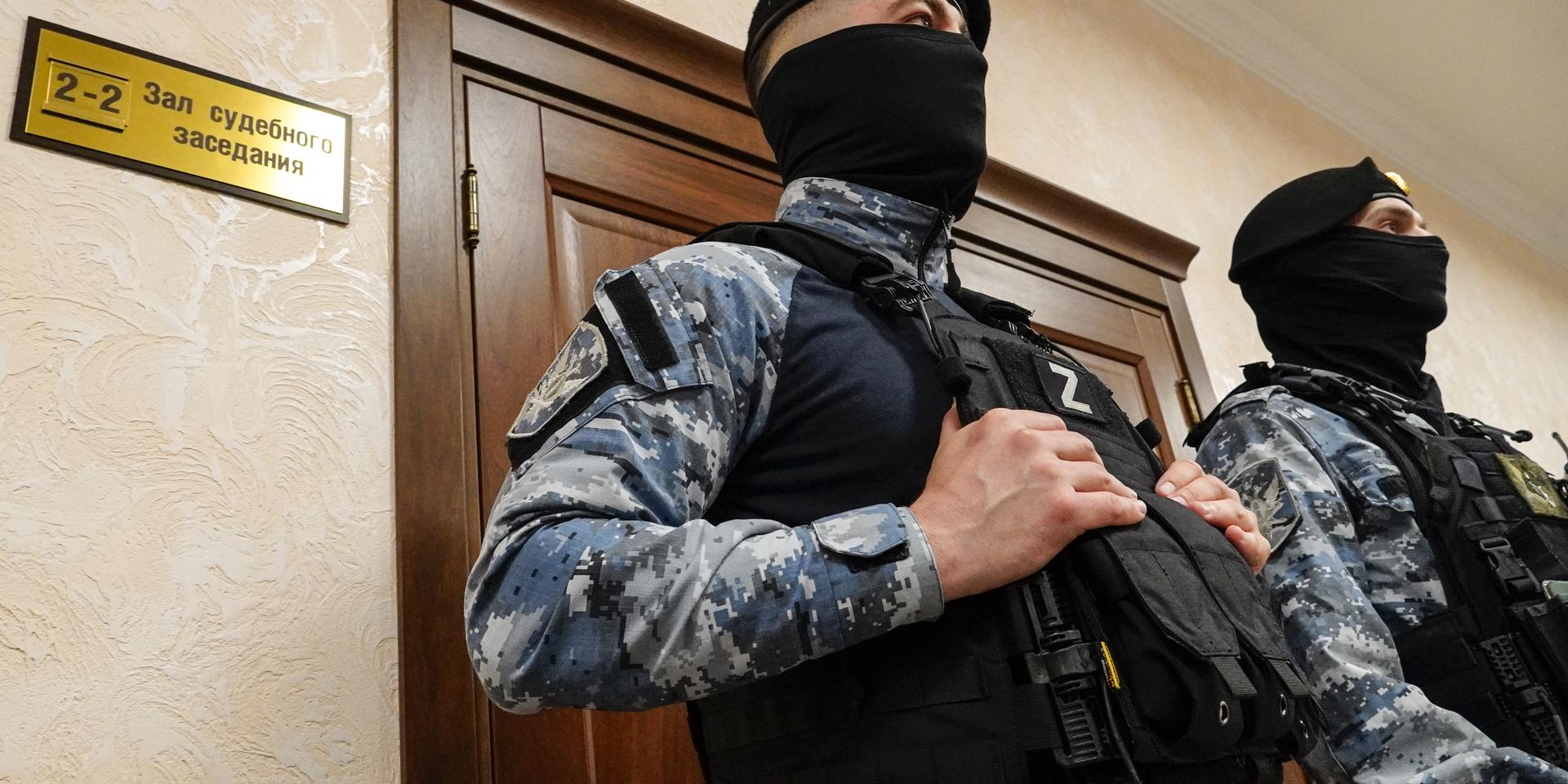 «Лучше так, чем лежать под кустом в Украине»