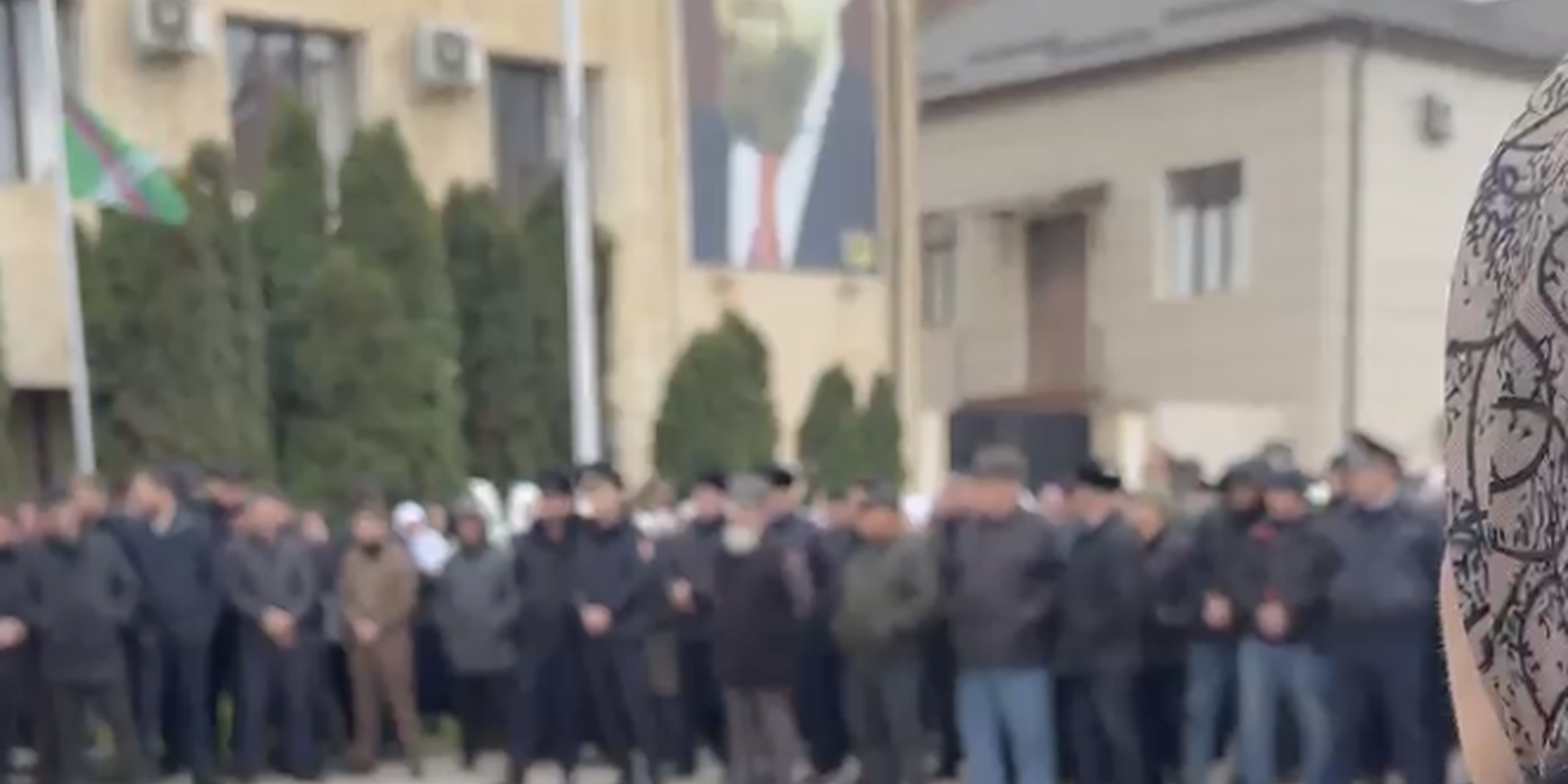 В Чечне выставили напоказ труп подростка, которого Кадыров обвинил в нападении на пост ДПС