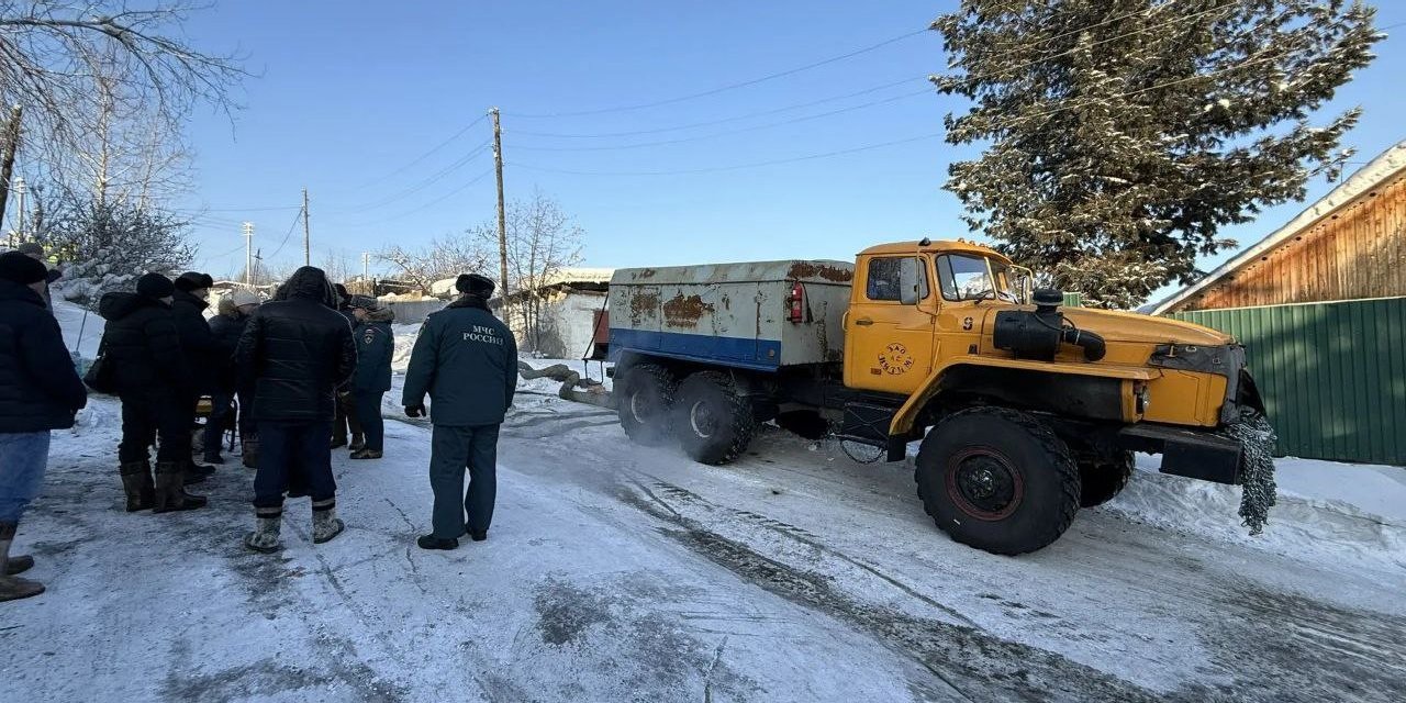 Жители иркутского Бодайбо пятые сутки живут без тепла и воды при 40-градусных морозах