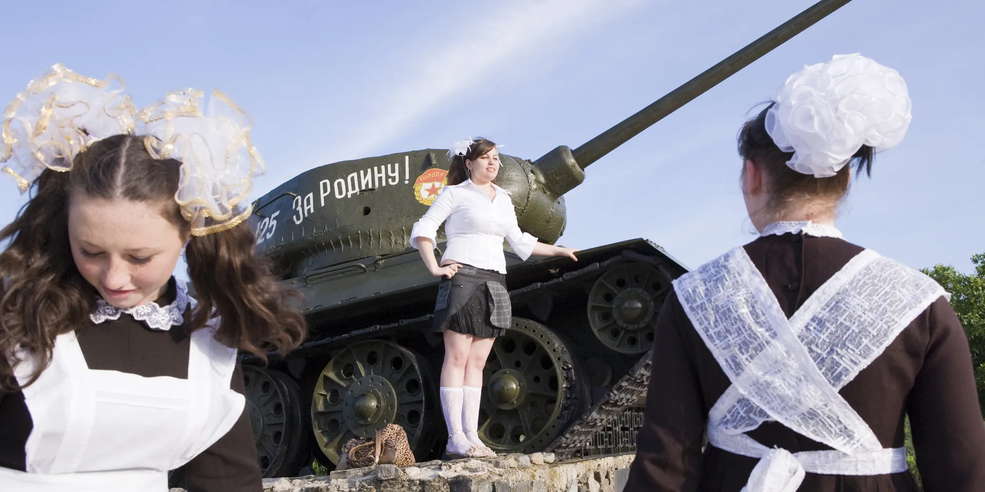 В российские школы вернется начальная военная подготовка. Что об этом думают учителя?