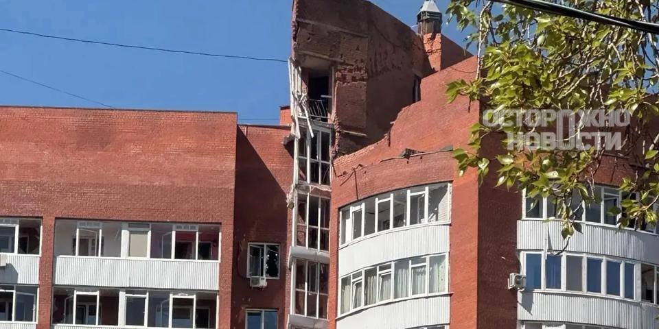 Дрон врезался в жилую многоэтажку в Перми