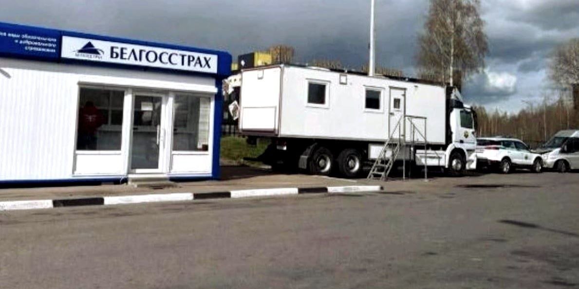 Российские пограничники начали выборочно проводить беседы с россиянами, пересекающими наземную границу с Беларусью