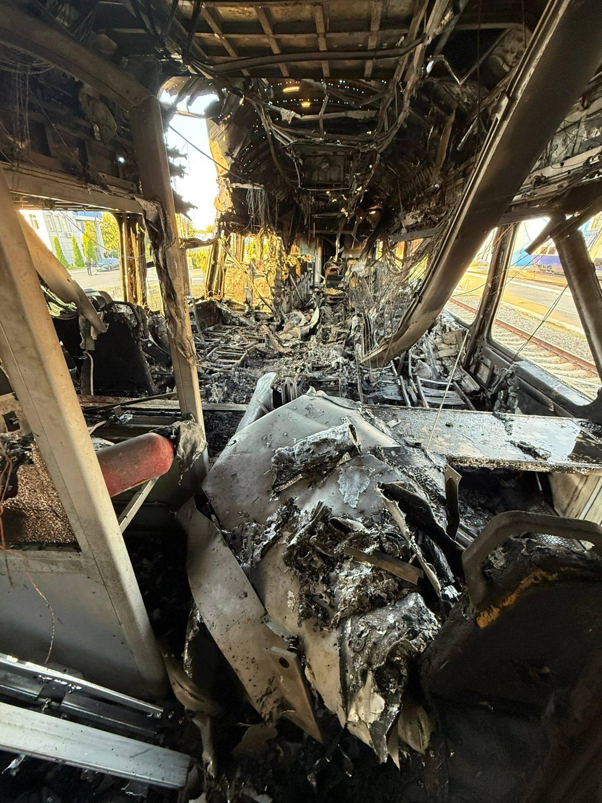 Один из уничтоженных скоростных поездов 