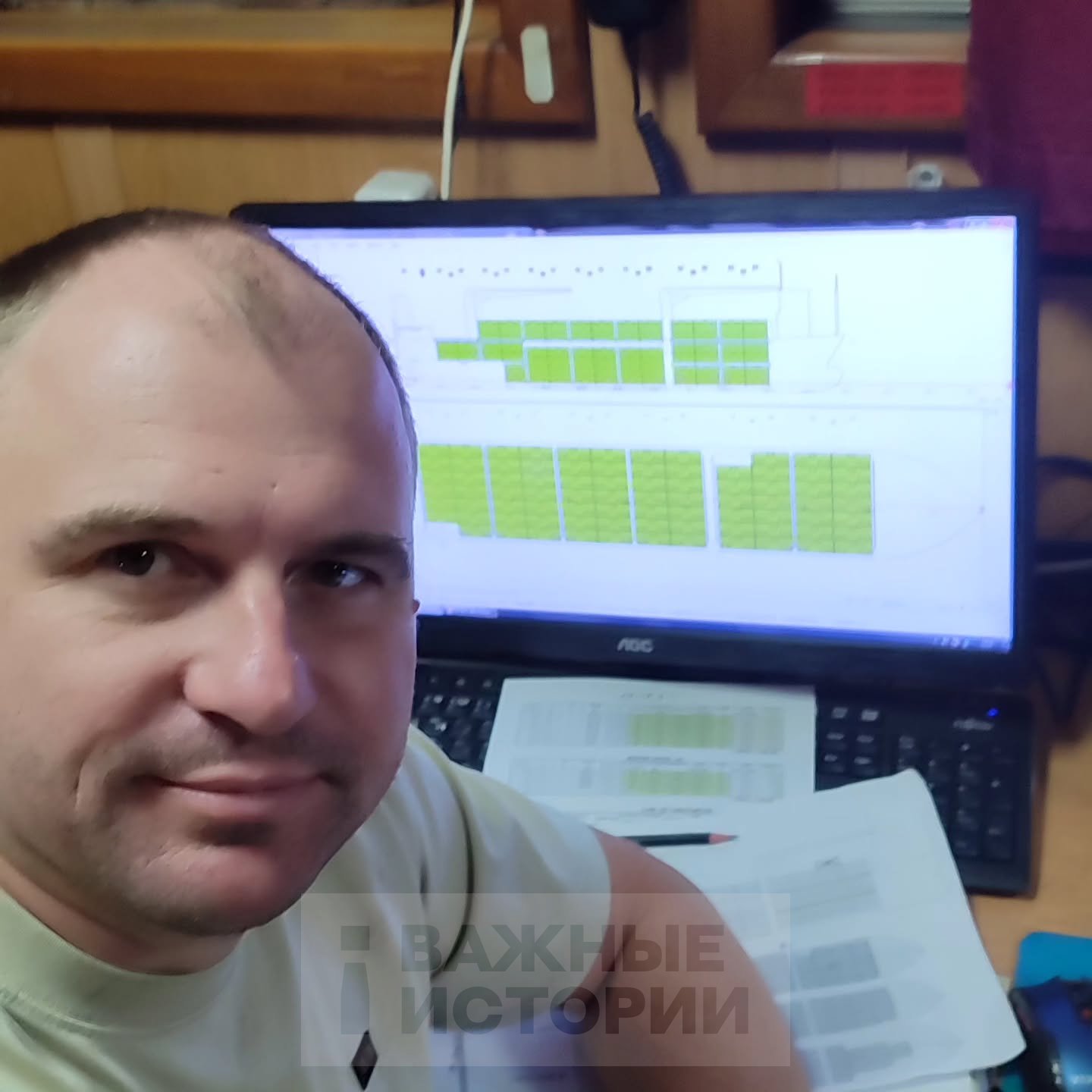 Денис Загородненко, старший помощник капитана «Леди Р», снял схему расположения контейнеров на судне