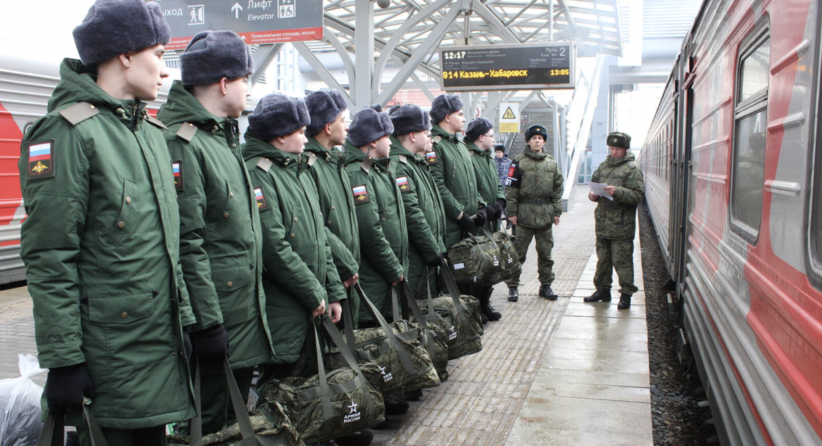 Призывники из Татарстана перед отправкой на Дальний Восток, ноябрь 2024 года