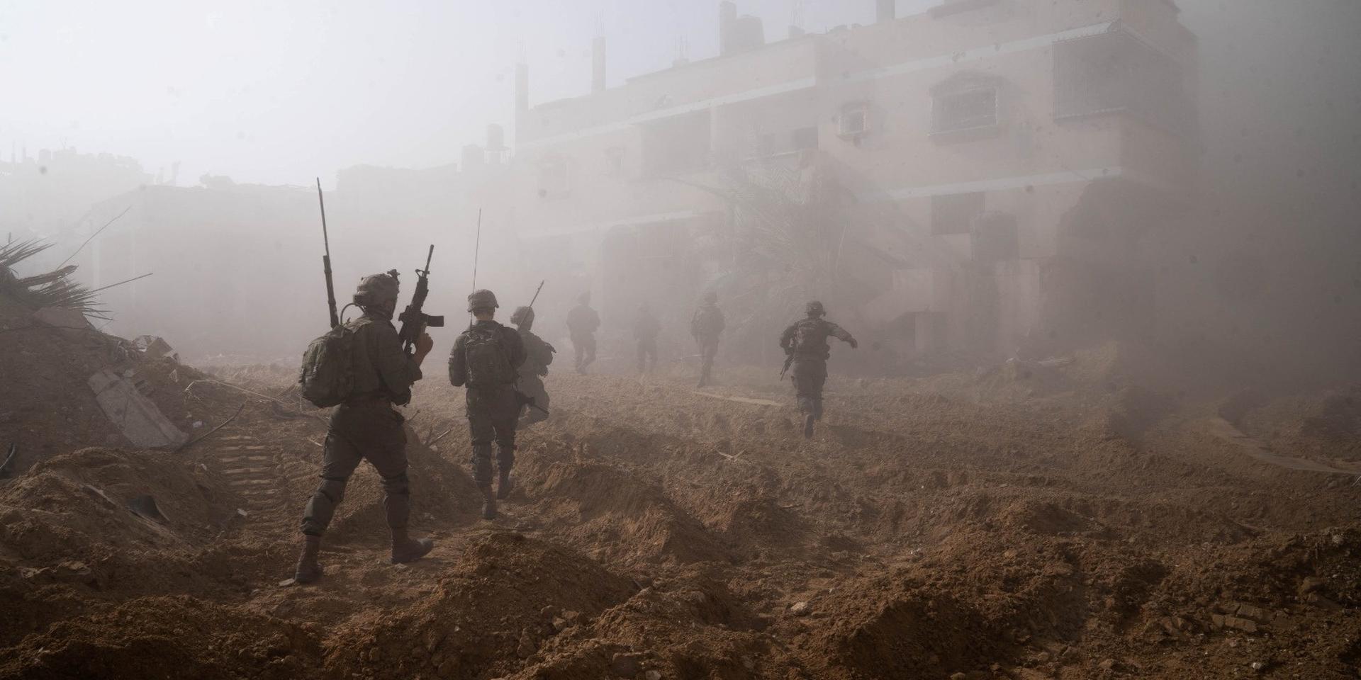 Израиль сократил масштаб боевых действий в секторе Газа спустя три месяца войны против ХАМАС