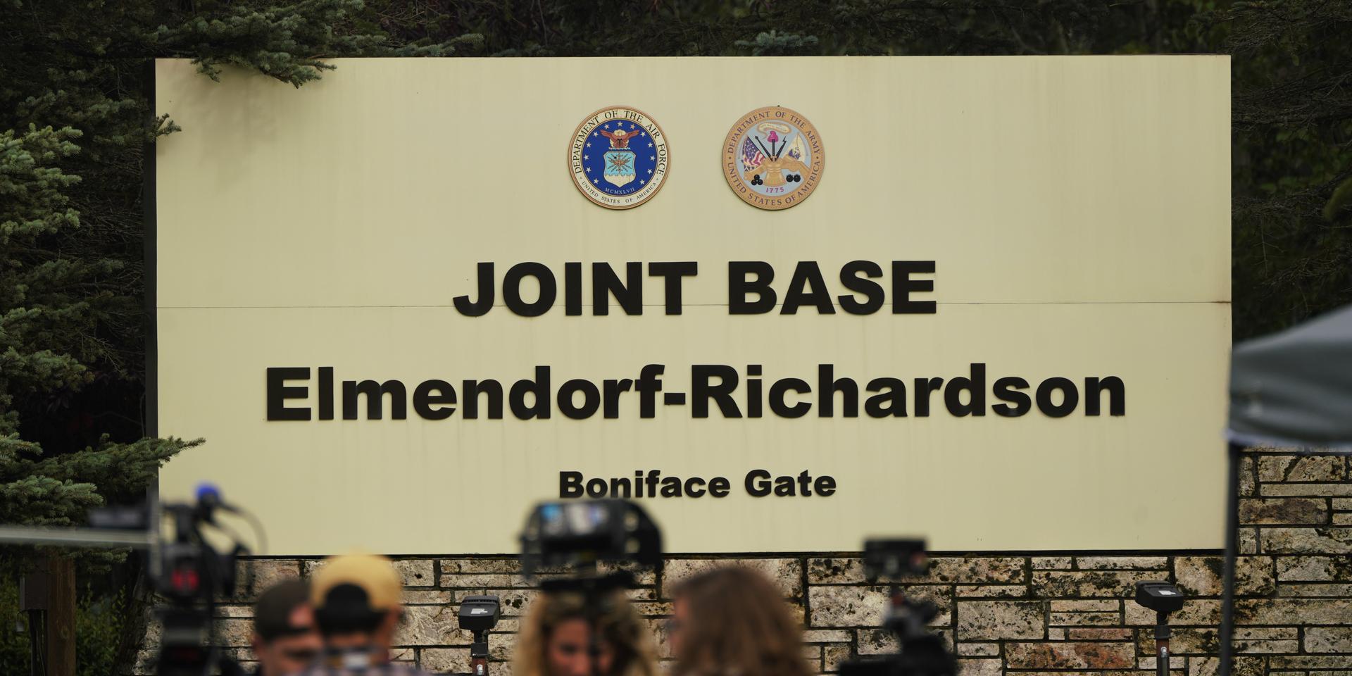 Любой исход переговоров на Аляске будет неблагоприятным для экономики России — Bloomberg