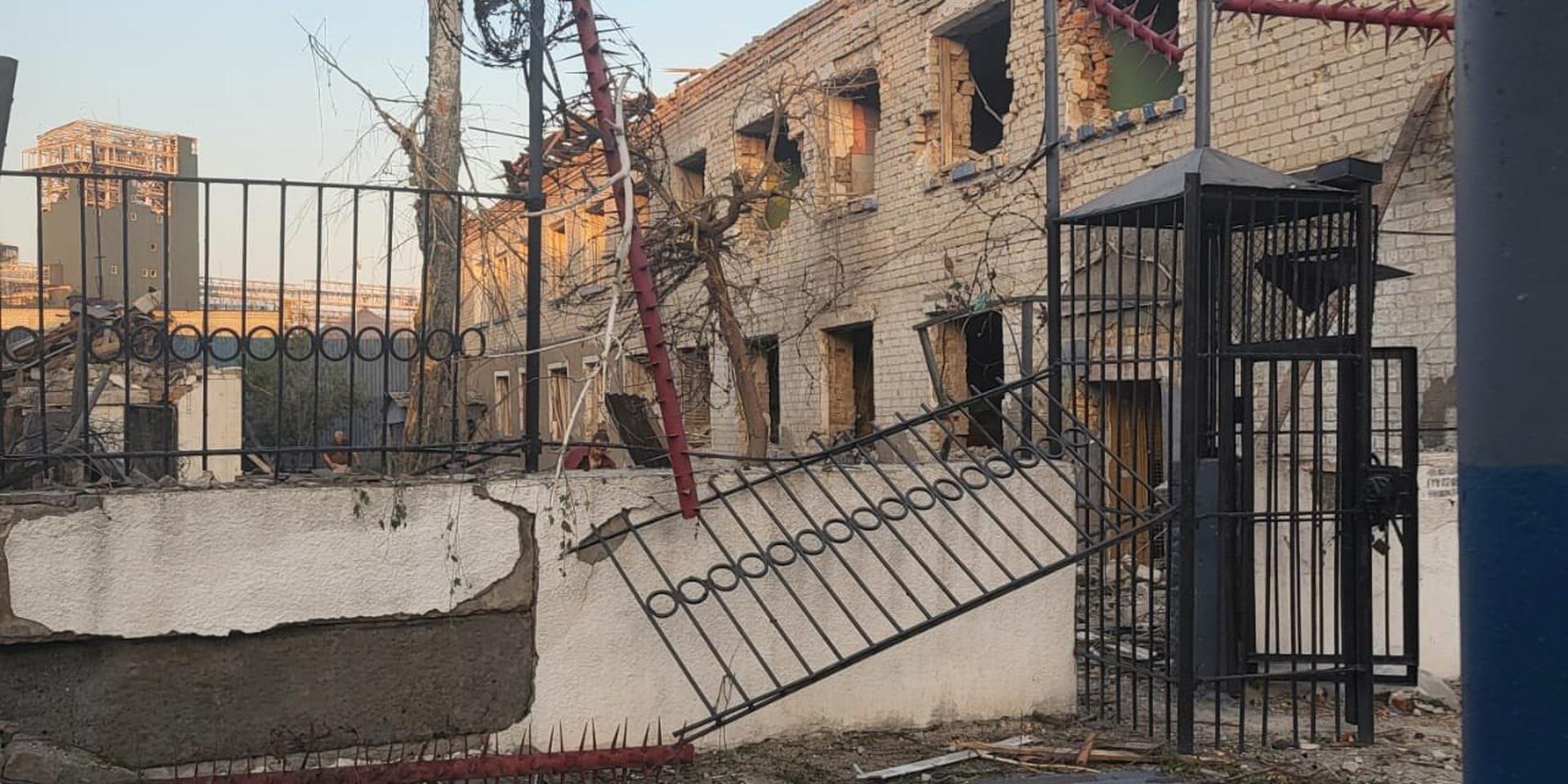 В Запорожье 17 человек погибли и 82 пострадали в результате удара ВС РФ по исправительной колонии