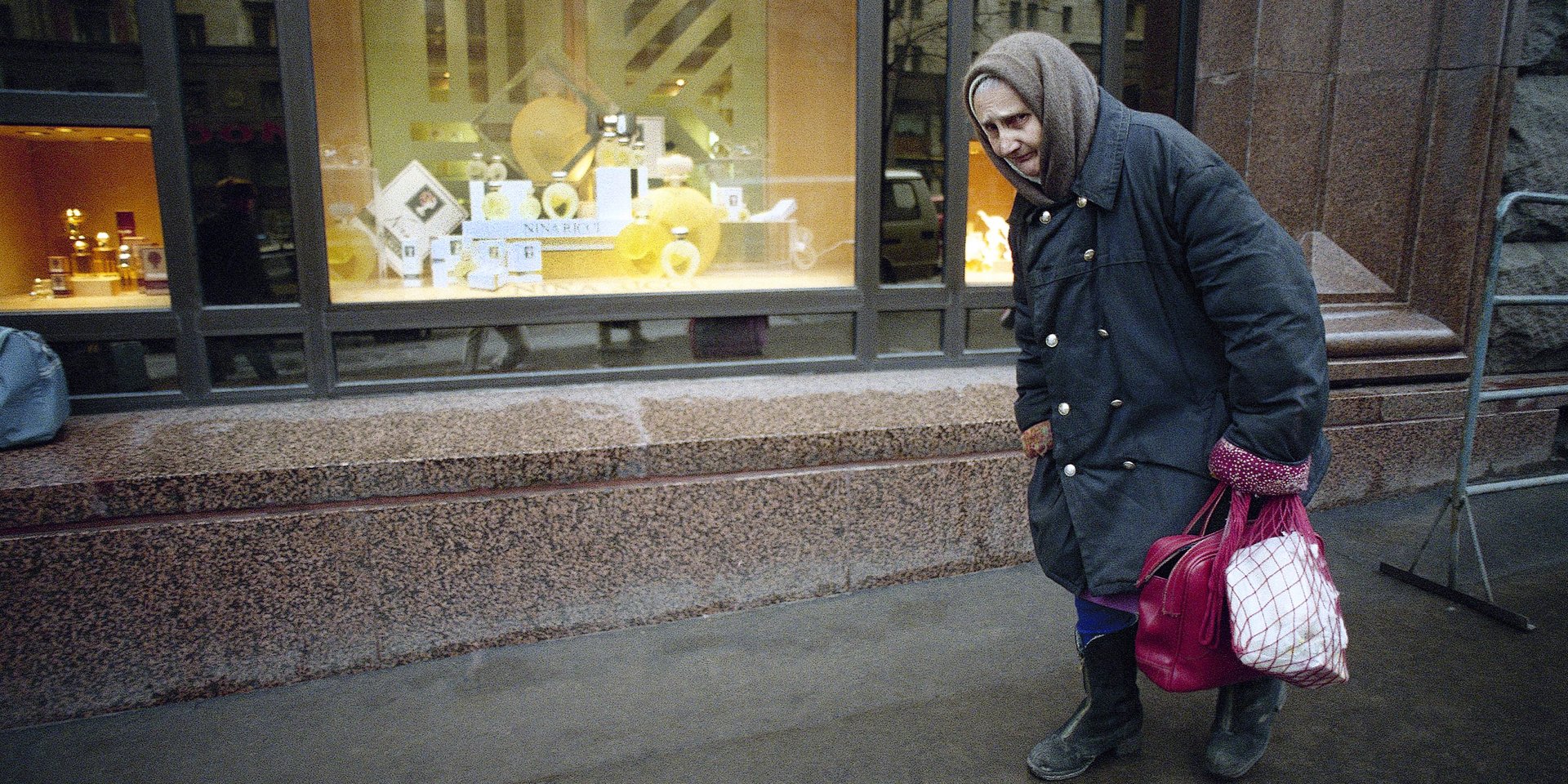 Себе дороже. Почему россияне боятся копить деньги