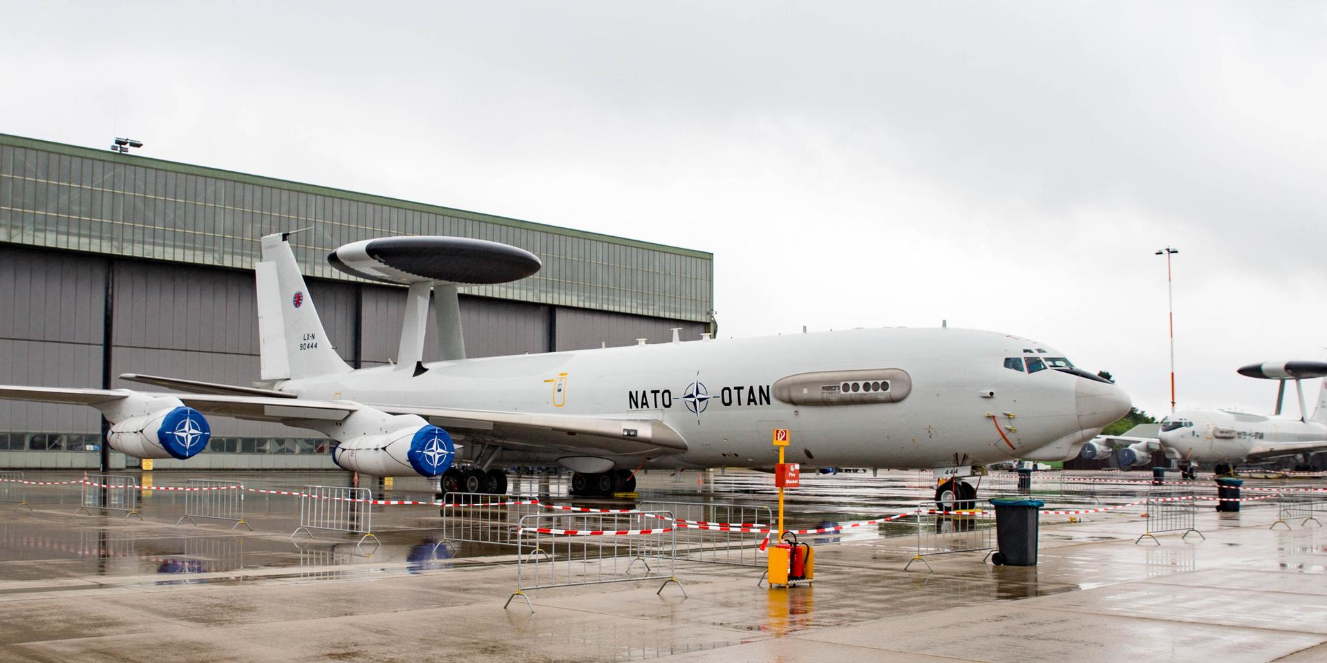 БПЛА замечен над главной базой самолетов ДРЛО НАТО на западе Германии