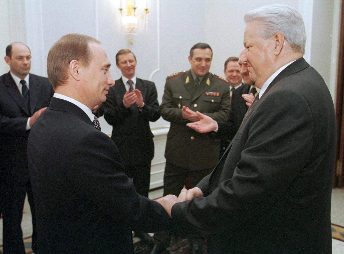 31 декабря 1999 года. Борис Ельцин передает управление страной Владимиру Путину