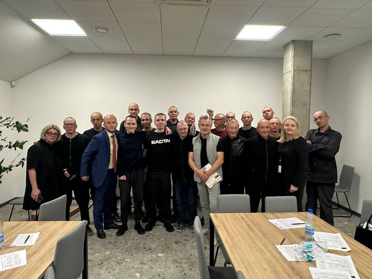 Фото первой партии беларусских заключенных, прибывших в Литву