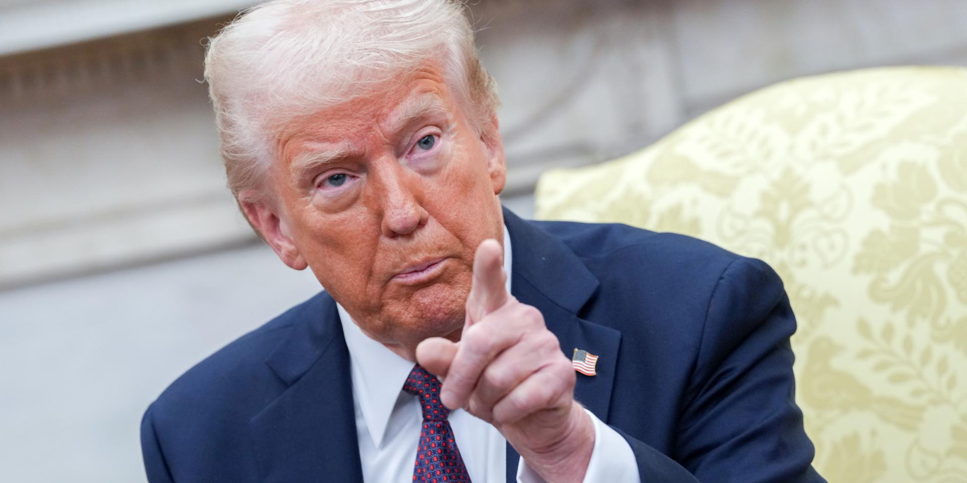 Дональд Трамп много врет про войну в Украине. Зачем он это делает?