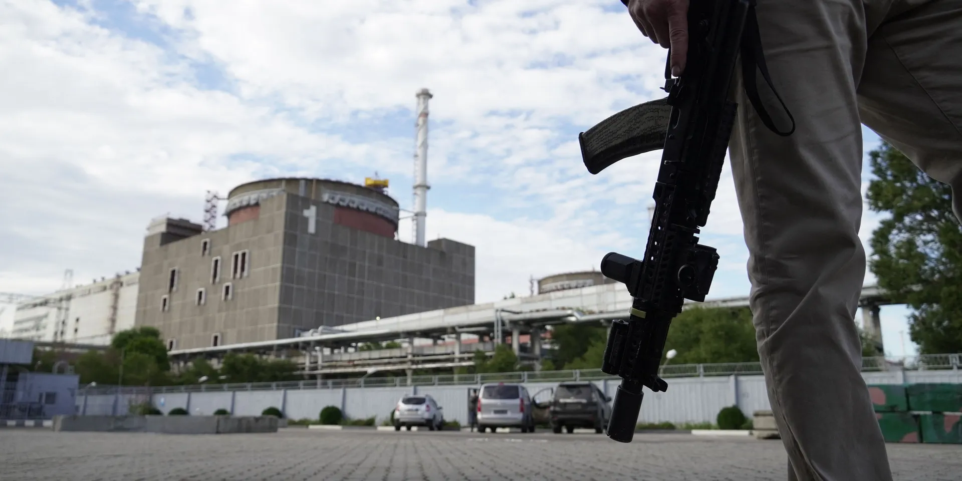 «Боятся саботажа местных». На Запорожскую атомную электростанцию отправляют сотрудников российских АЭС