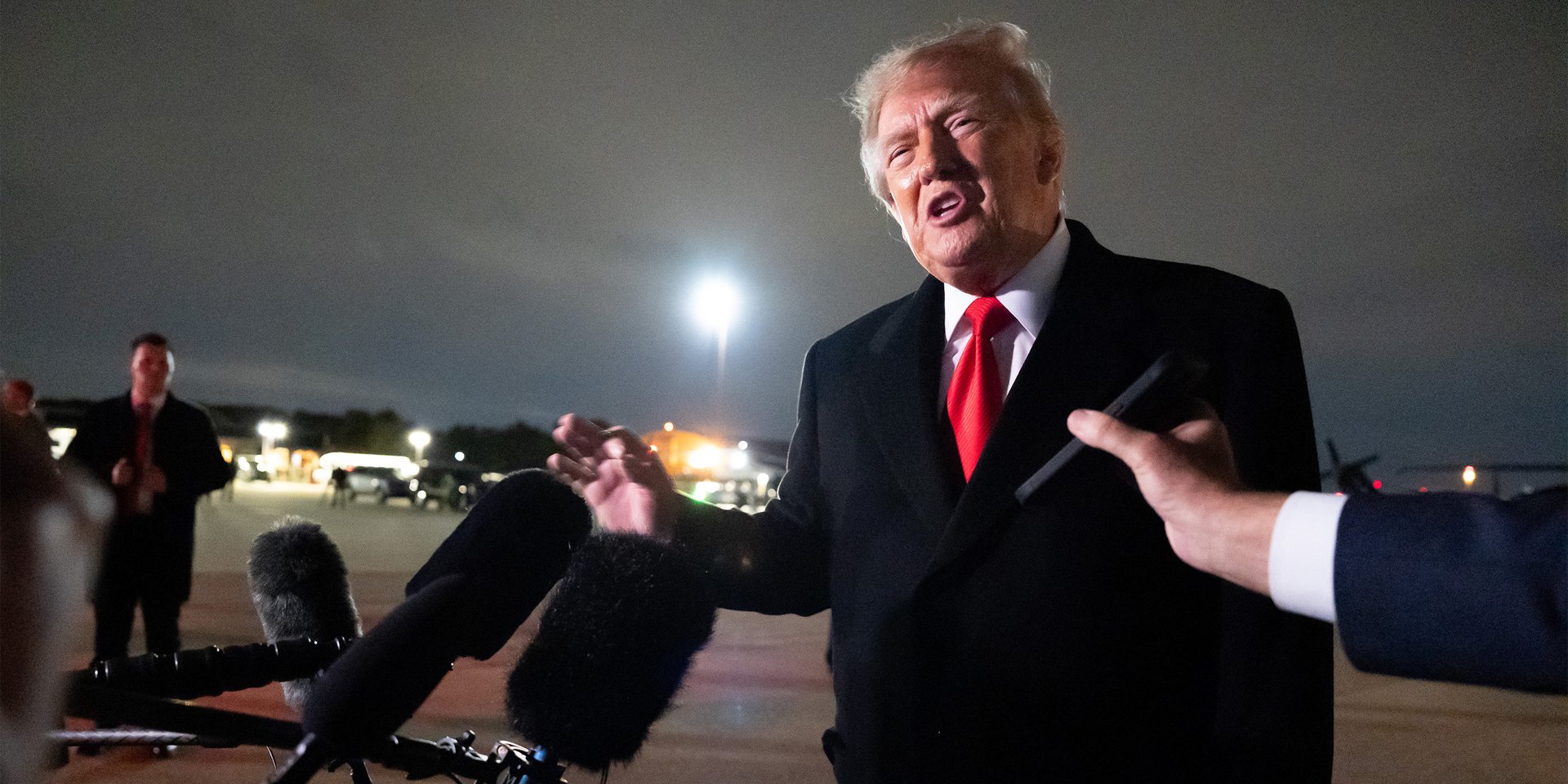 Трамп пытается склонить Россию и Украину к прекращению ударов по НПЗ друг друга