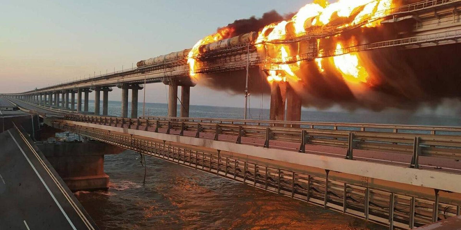 Для подрыва Крымского моста вместо взрывчатки использовали ракетное топливо — «Коммерсант»