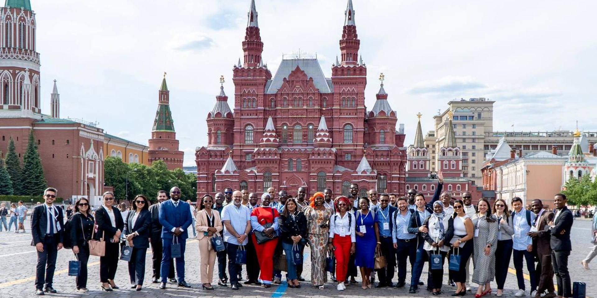 Кремль в 1,5 раза увеличил расходы на расширение сети лояльных молодых лидеров, журналистов и блогеров за рубежом