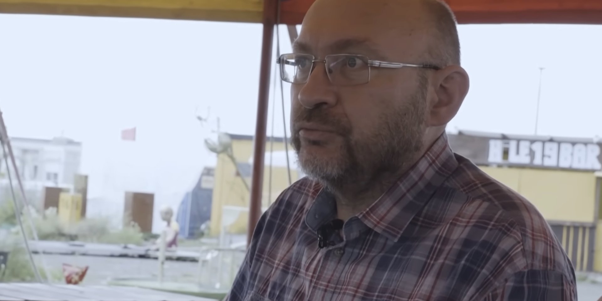 Дезертиру, который пережил пыточный подвал и трижды бежал с фронта, отказали в убежище в Германии