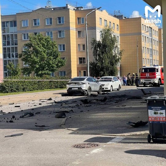 Автомобиль взорвался в Шушарах