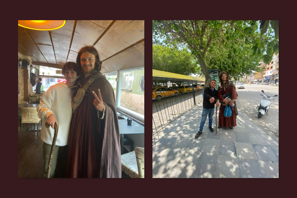 Passersby in Türkiye took photos with Michael