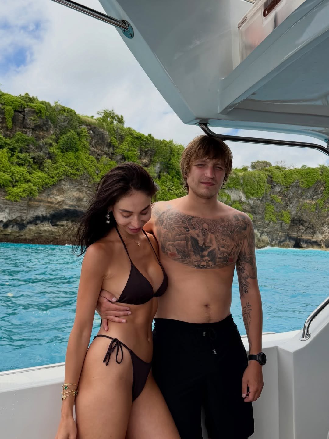 Комаров со своей девушкой до похищения