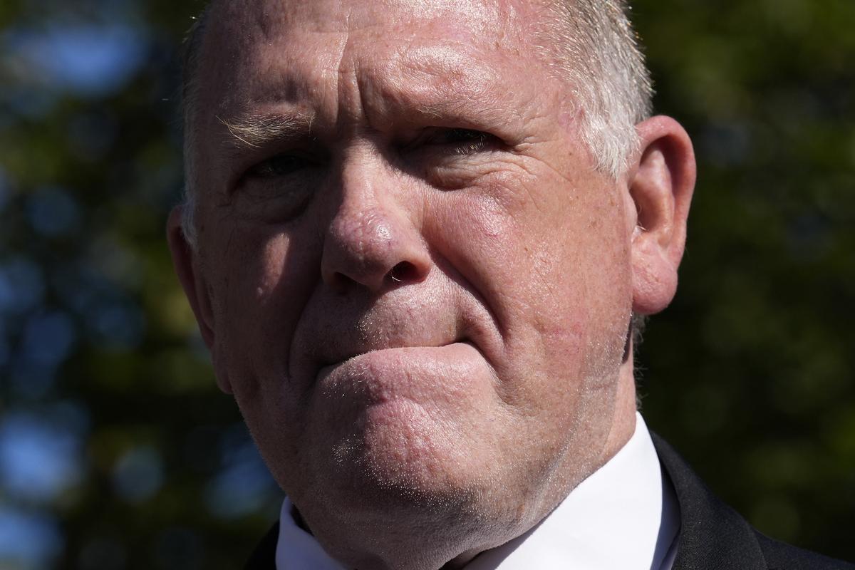 Тома Хомана Трамп взял на работу в качестве борца с мигрантами, поэтому ему заранее всё простили