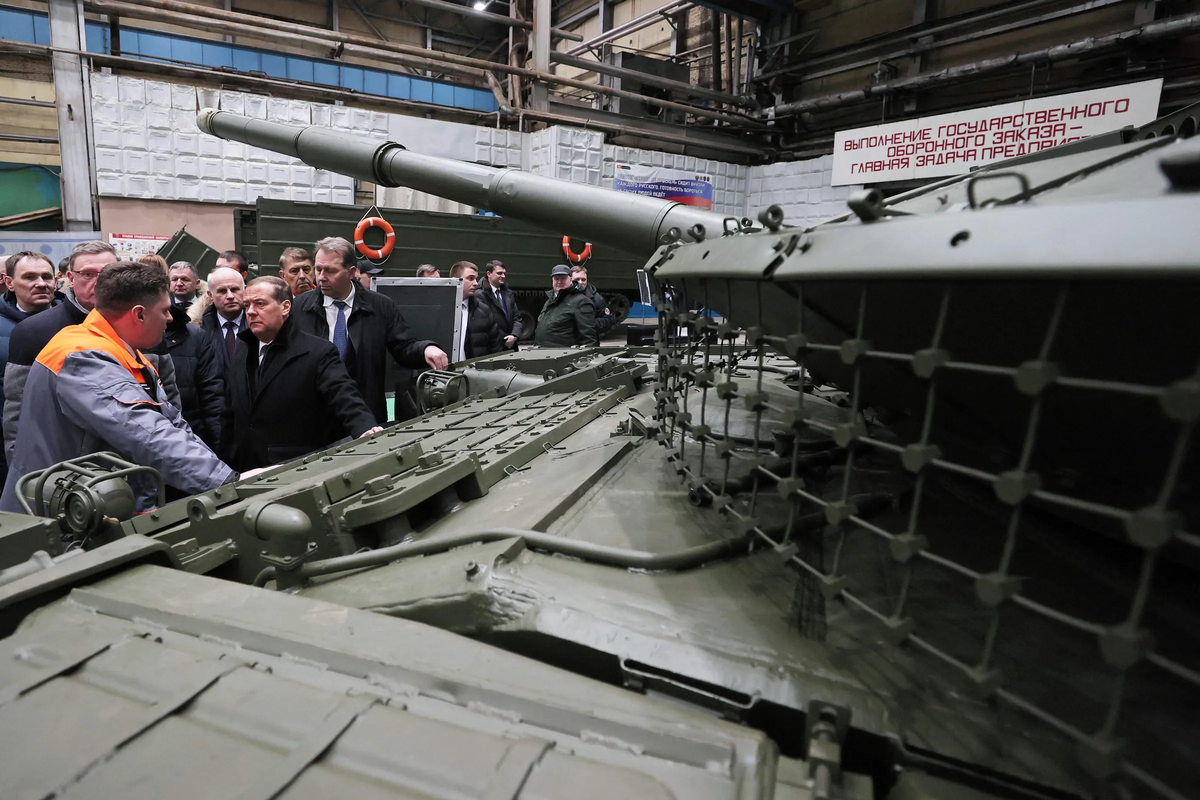 Dmitry Medvedev’s at the Omsktransmash plant on February 9, 2023. He needs "thousands of tanks"