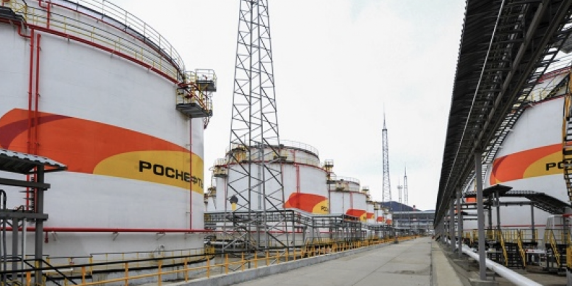 Крупнейшие государственные нефтяные компании Китая приостановили закупки российской нефти из-за санкций США