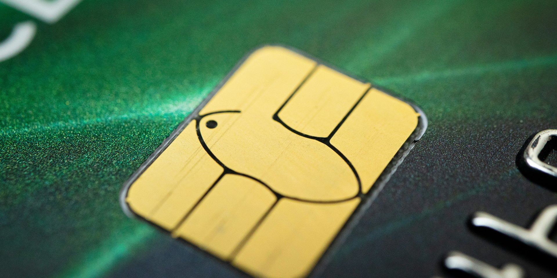 Госдума ввела налог на операции по банковским картам