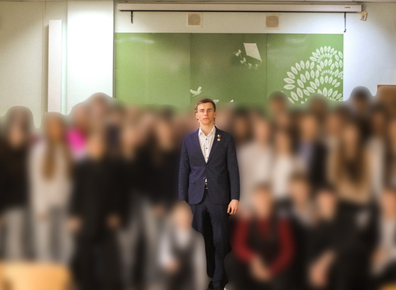 Влад Головин на встрече с учениками 28-й школы в Кирове, 19 октября 2024 года