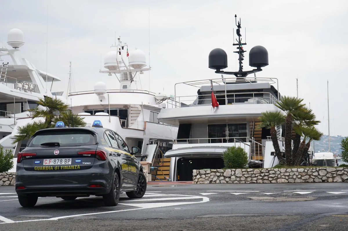 Итальянская финансовая полиция задержала яхту Геннадия Тимченко «Лена» в порту Сан-Ремо