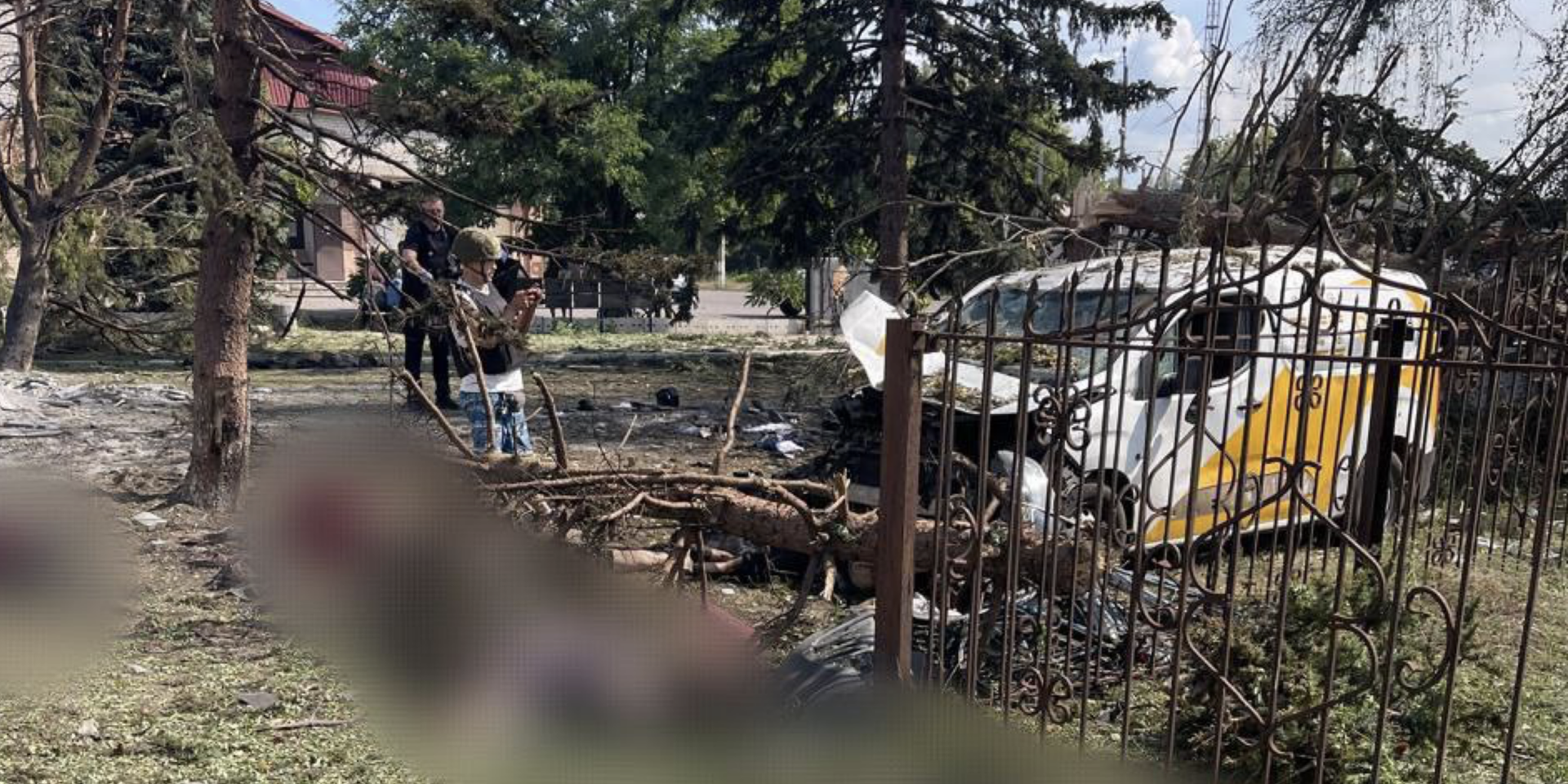 Более 20 человек погибли в результате удара ВС РФ по Яровой в Донецкой области