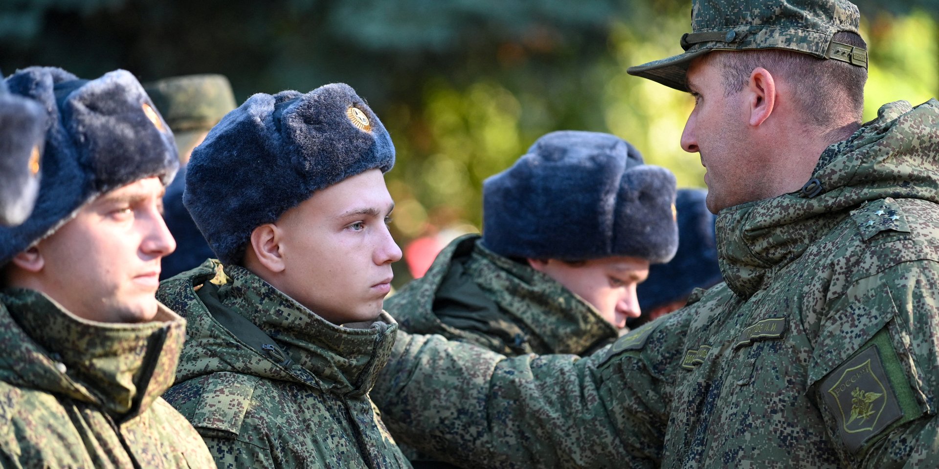Часть срочников, которых заставили подписать контракты под пытками в поезде, добились расторжения