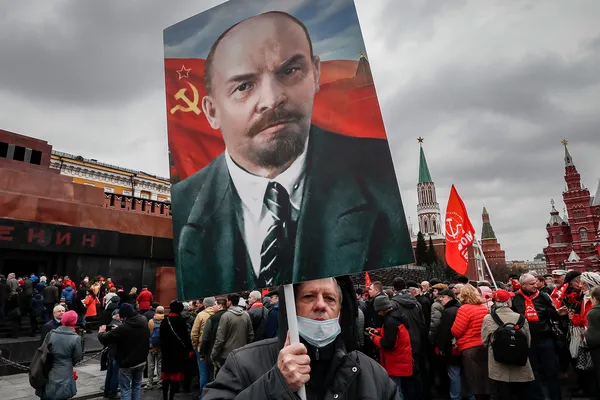 За что Путин ненавидит Ленина