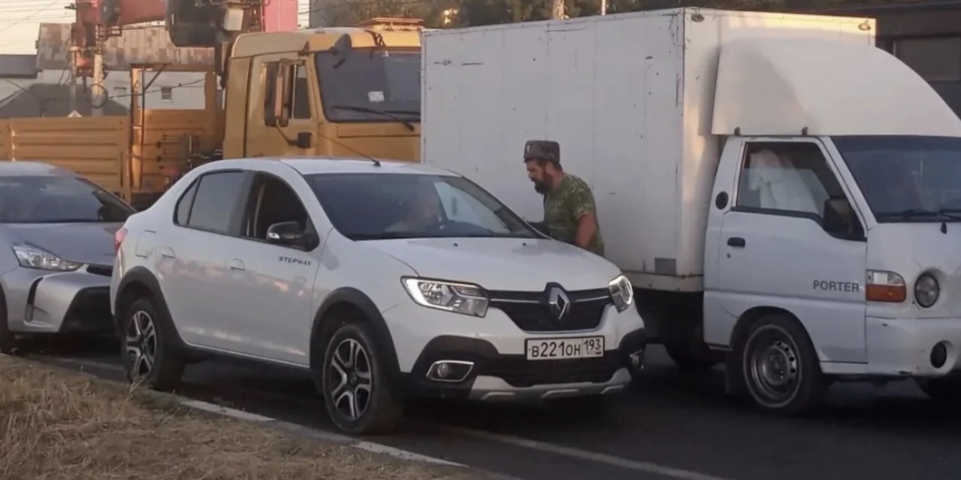Ограничение свободной продажи бензина в Новороссийске, казаки на охране АЗС и задержание перекупщиков