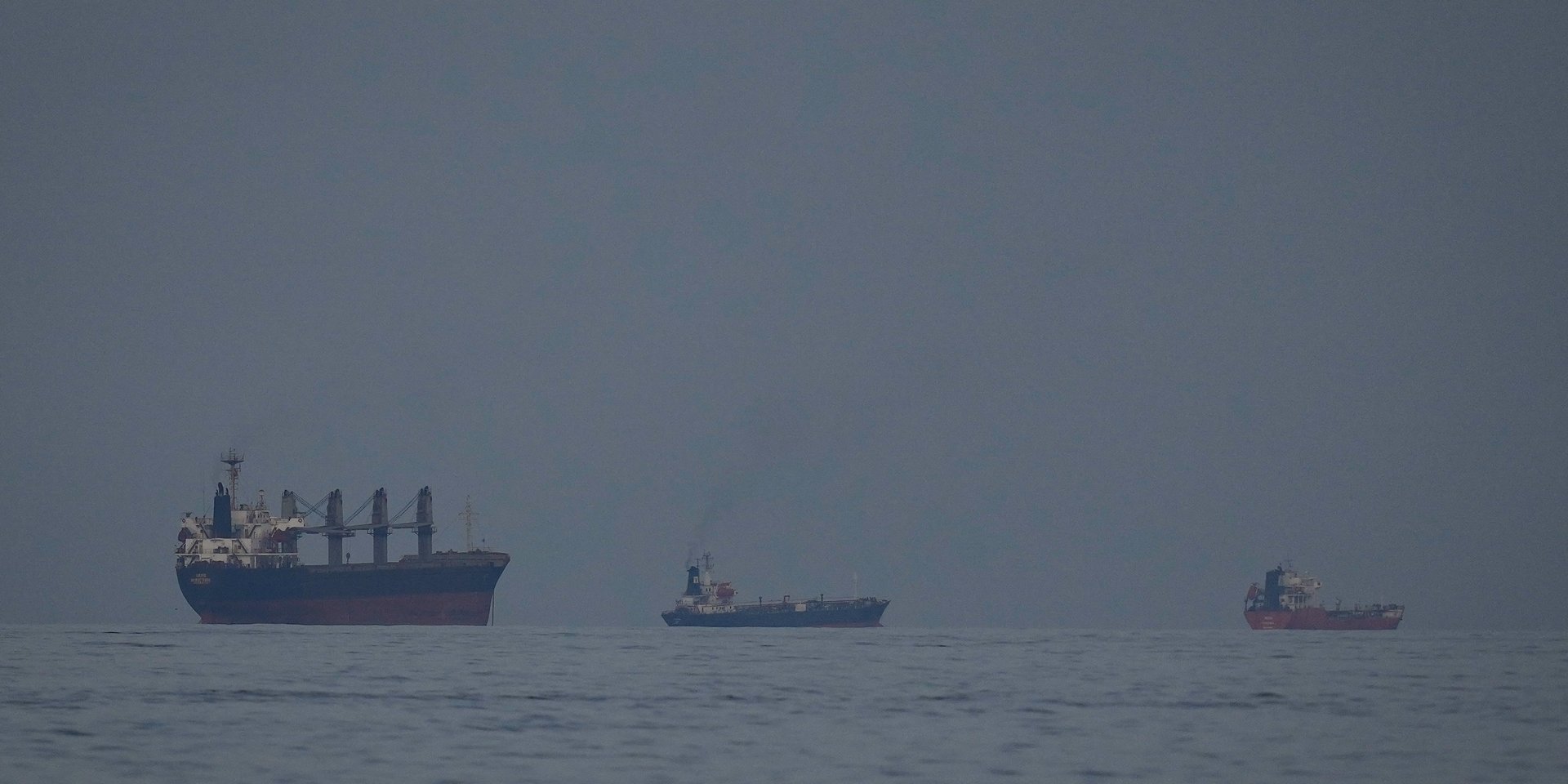 Иран берет деньги за «безопасный» проход судов через Ормузский пролив, а США предлагают спорные способы его разблокировать