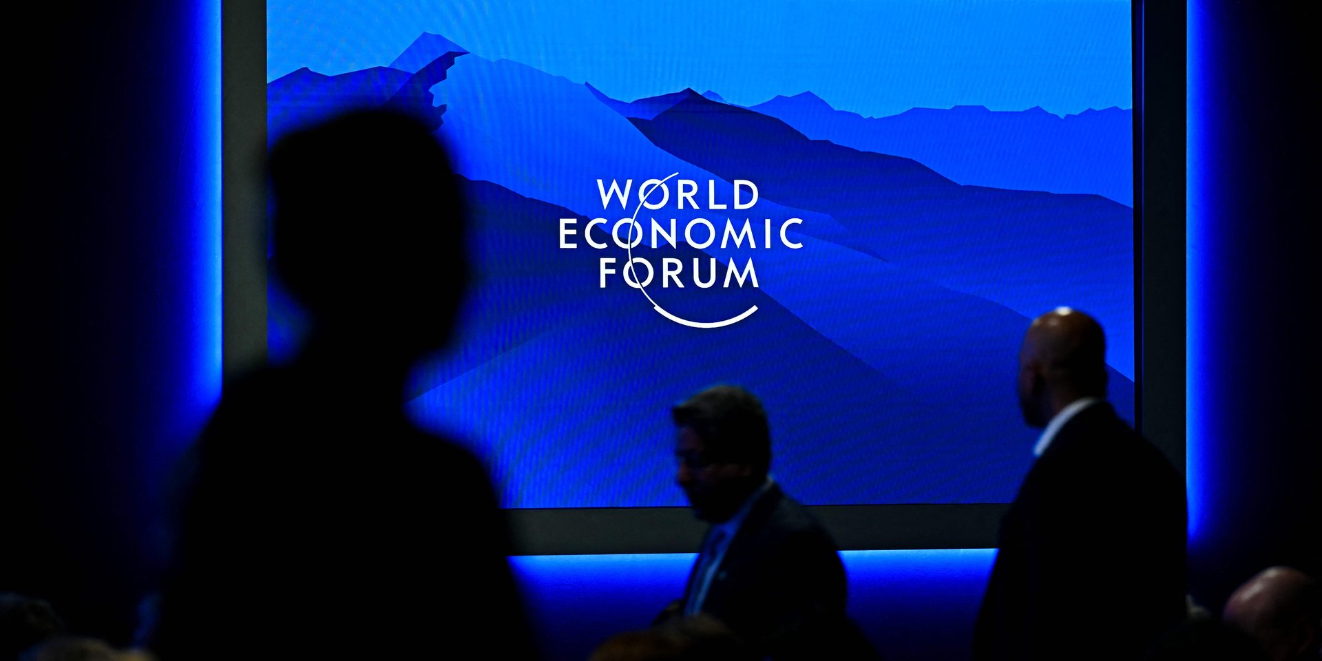 В Давосе все ждут, что будет с Гренландией и, кажется, совсем забывают про Украину. В этой суматохе Кремль опять посылает Дмитриева к Трампу