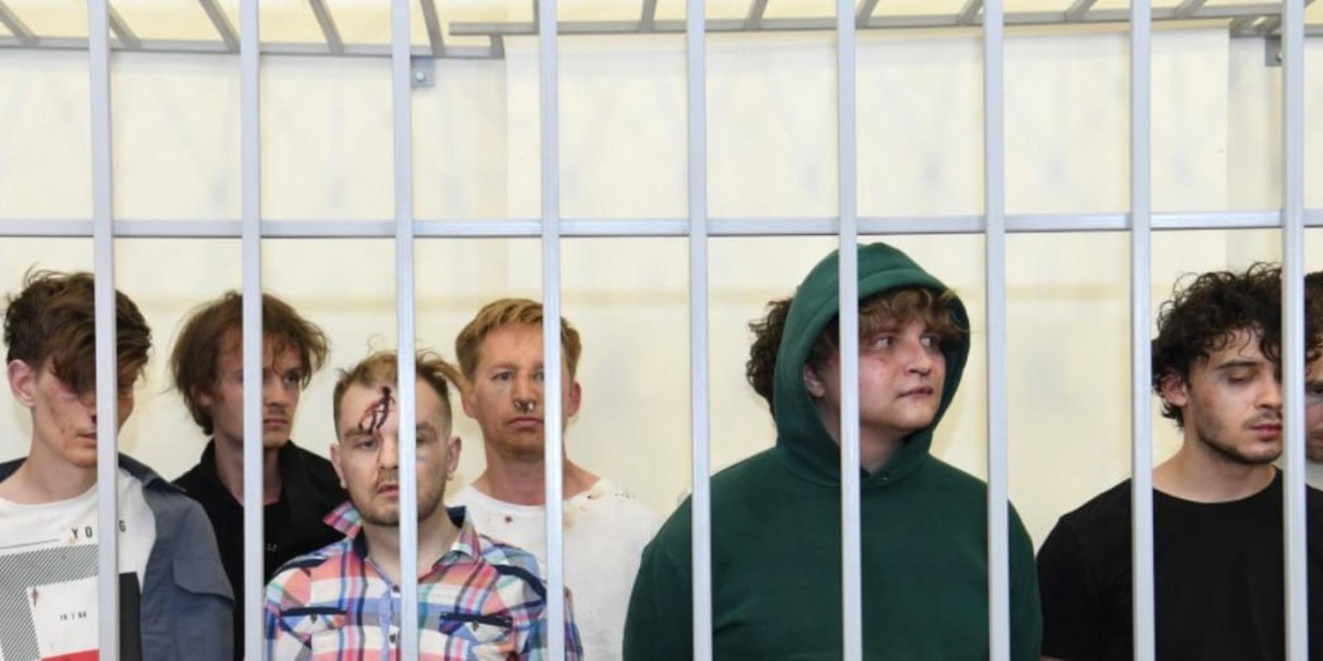 В Баку спецназ задержал российских айтишников и туриста, обвинив их в участии в ОПГ