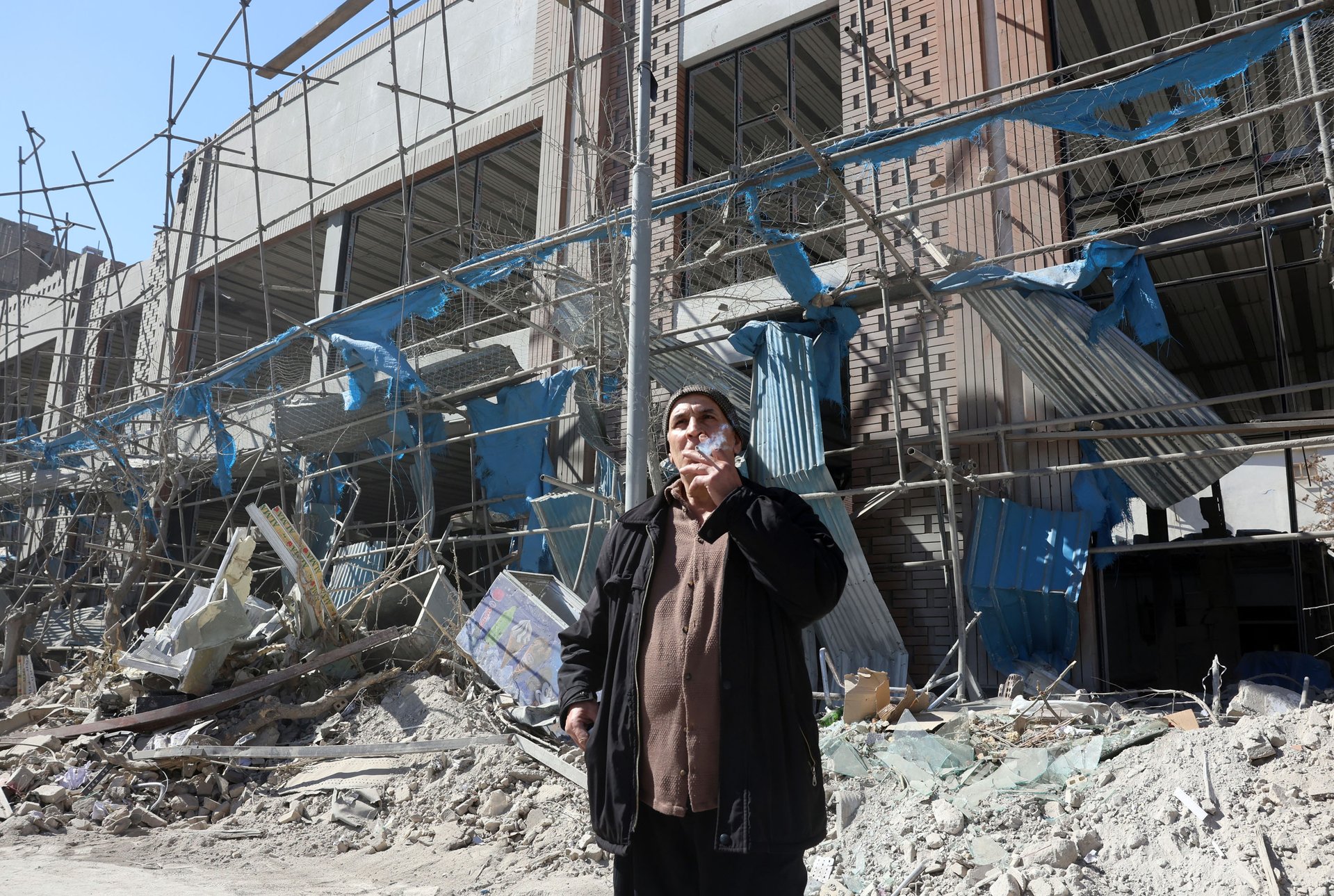 Разрушенное в результате авиаудара здание в центре Тегерана