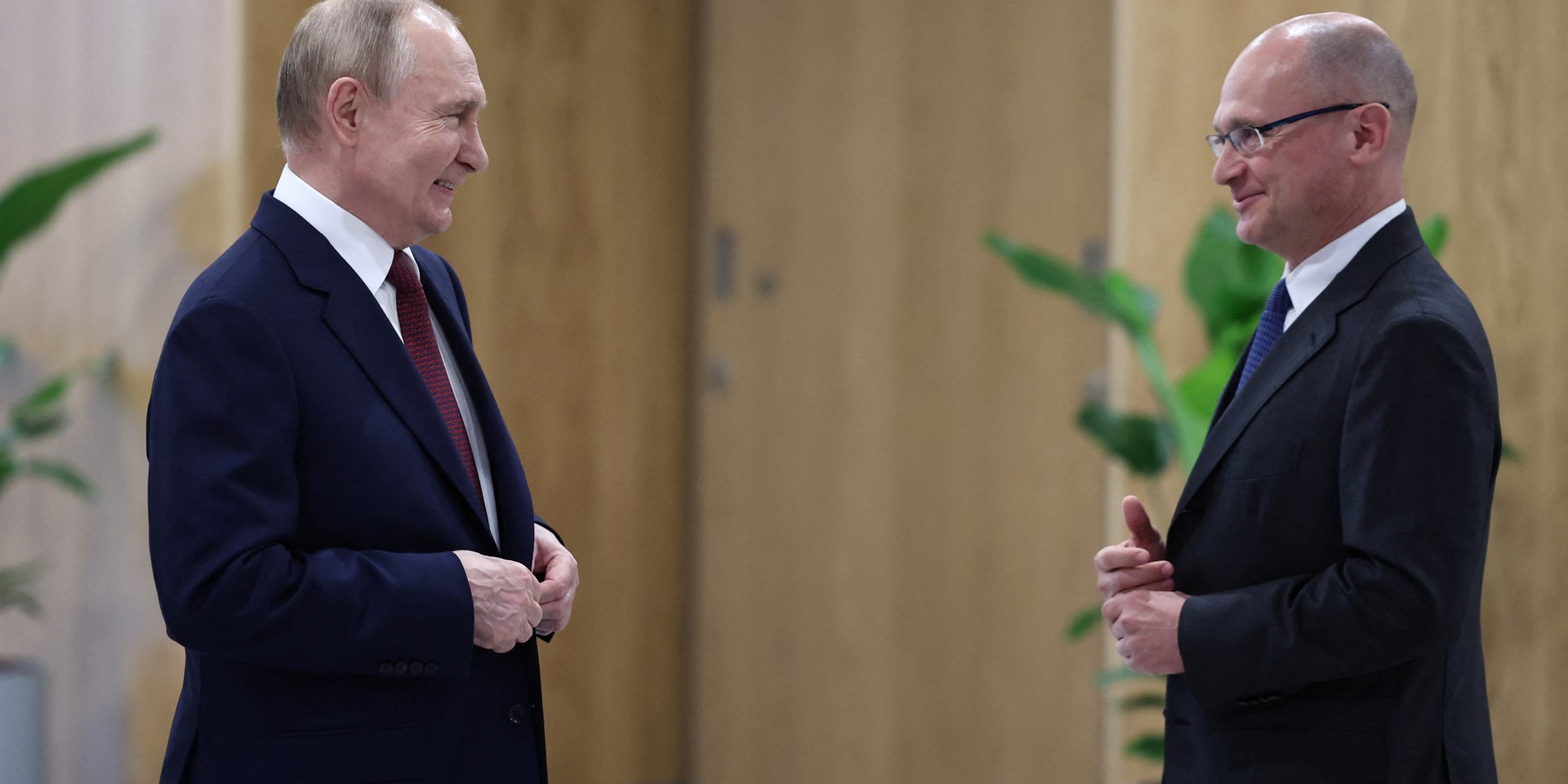 Как Сергей Кириенко борется с силовиками