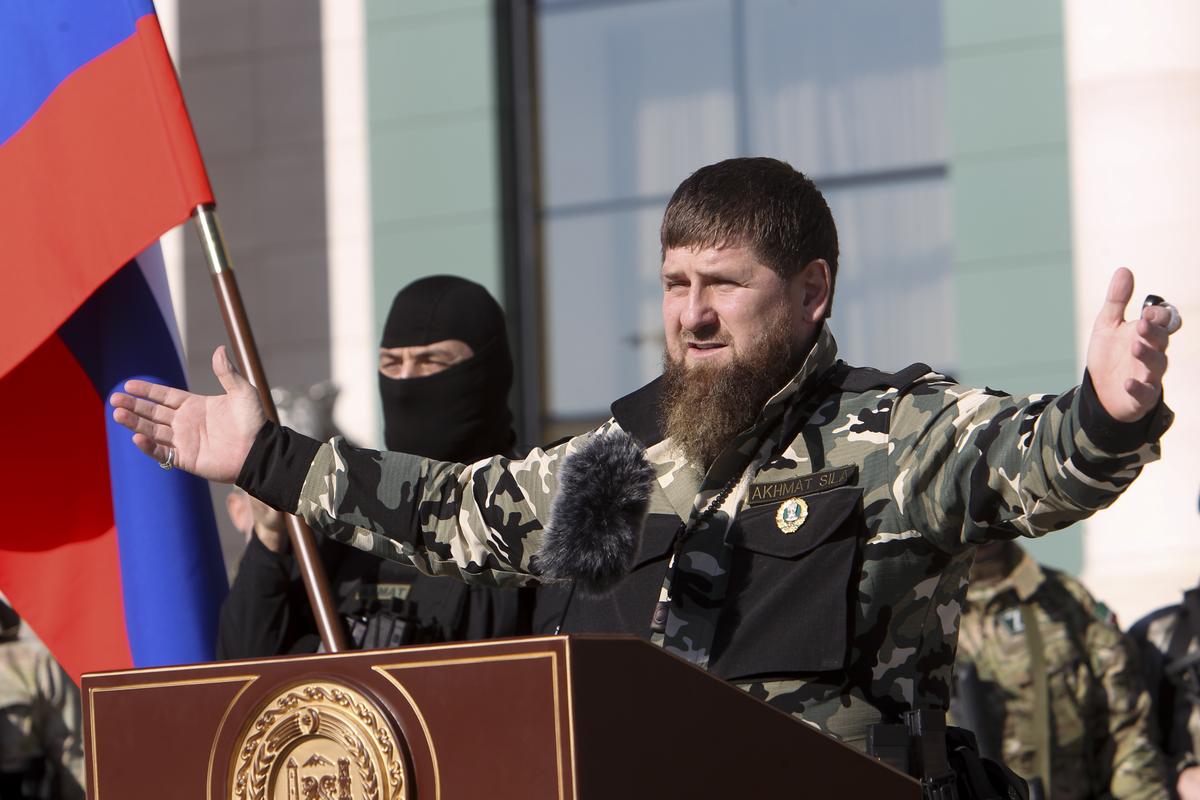 Рамзан Кадыров выступает перед чеченскими военными в Грозном, 29 марта 2022 года