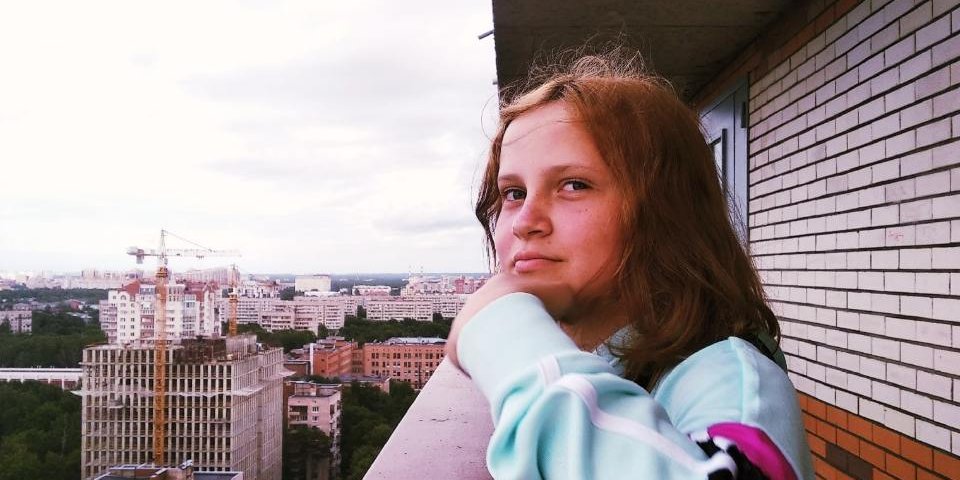 Силовики угрожали пытками школьнице из Петербурга, осужденной за снимки бойцов РДК