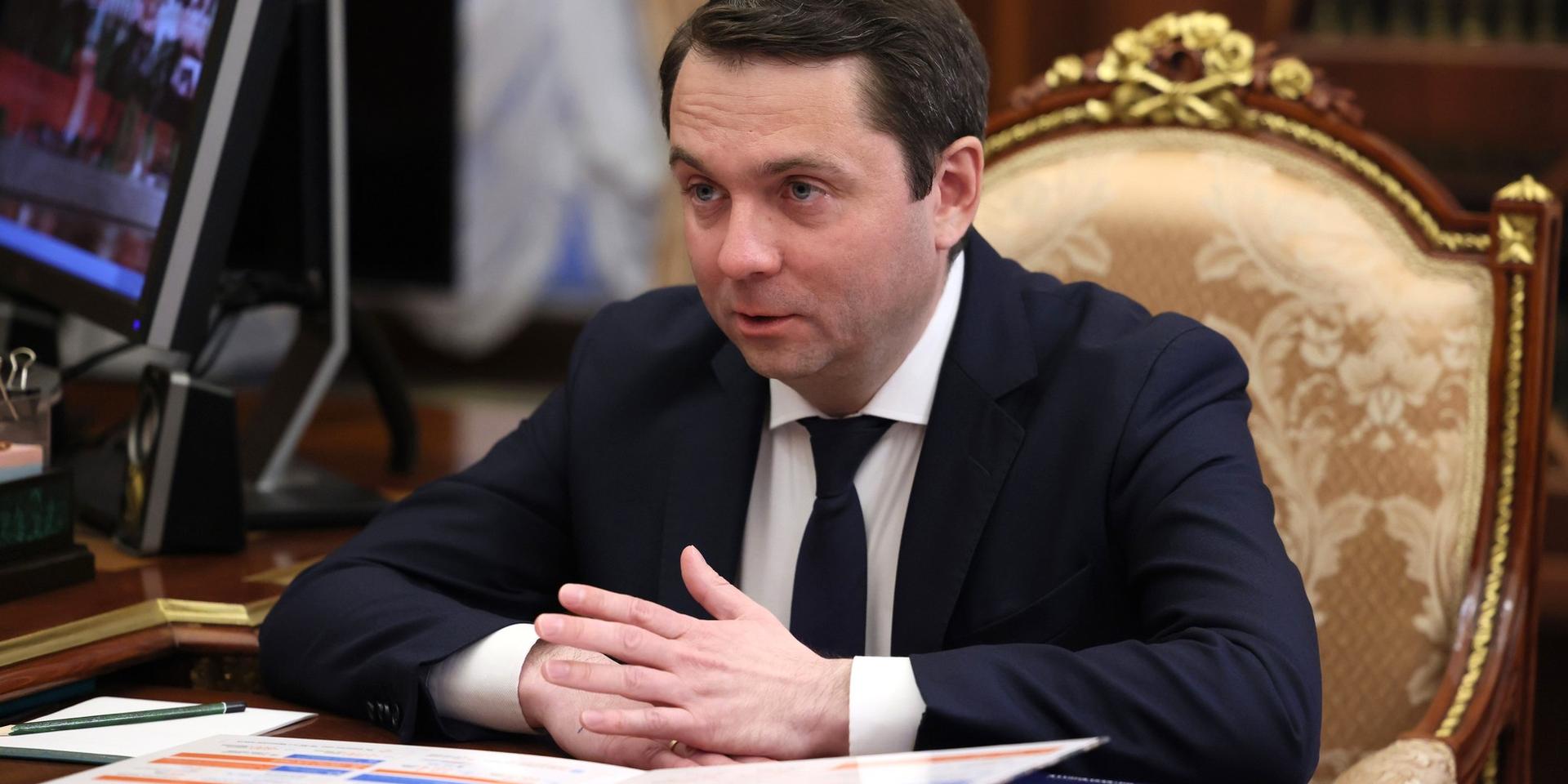 Губернатора Мурманской области Чибиса ударили ножом в живот. Он в операционной